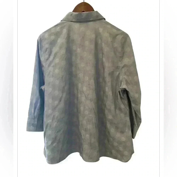 Chicos Women’s Blue Polkadot Button-down, size 2, Career, Cotton - Picture 4 of 8